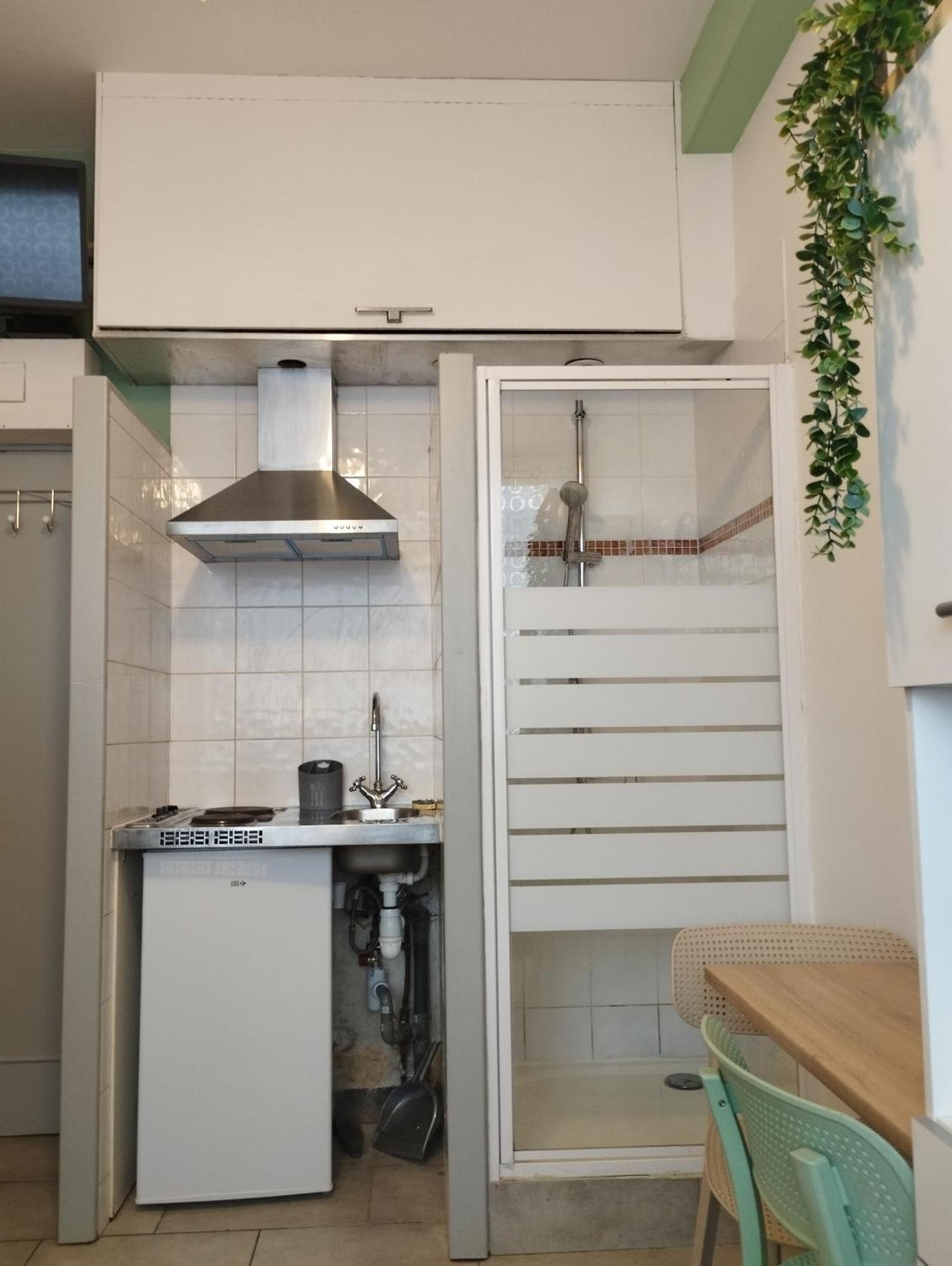 Chambrette Boulevard Des Pyrenees Hypercentre 10M Carre Wc Sur Le Palier, Porte40 Pau Exteriör bild